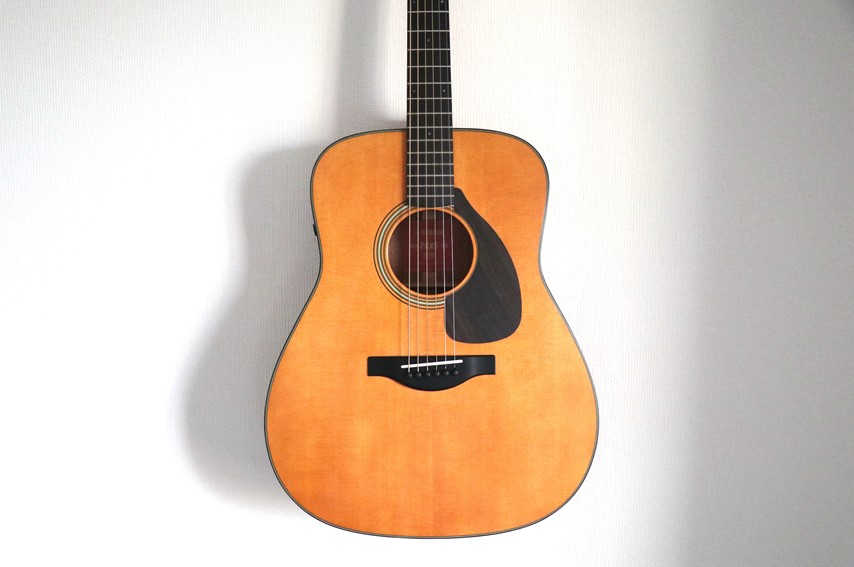 YAMAHA FGX5のボディ