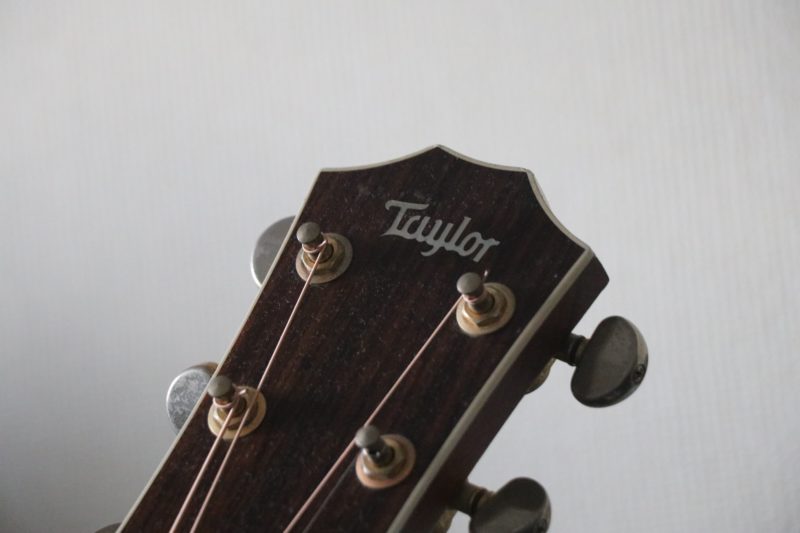 【価格以上の音】 Taylor 210e エレアコ ケース付 価格以上の音】 Taylor 210e エレアコ ケース付 楽器・機材