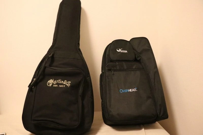 OF410とミニギターを専用バッグに入れた状態を比較