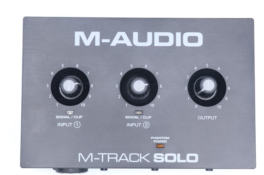 M-Audio M-Track soloを上から撮った写真