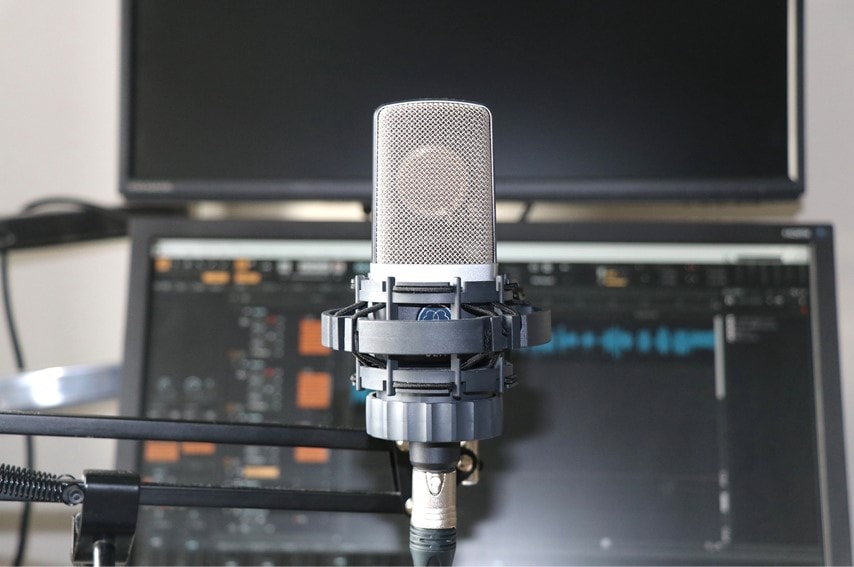 AKG C214をレビュー。DTMで定番の使いやすい人気のコンデンサー AKG C214をレビュー。DTMで定番の使いやすい人気のコンデンサー