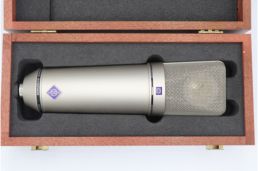 NEUMANN U 87Aiをレビュー。レコーディングスタジオで定番の有名 NEUMANN U 87Aiをレビュー。レコーディングスタジオで定番の有名