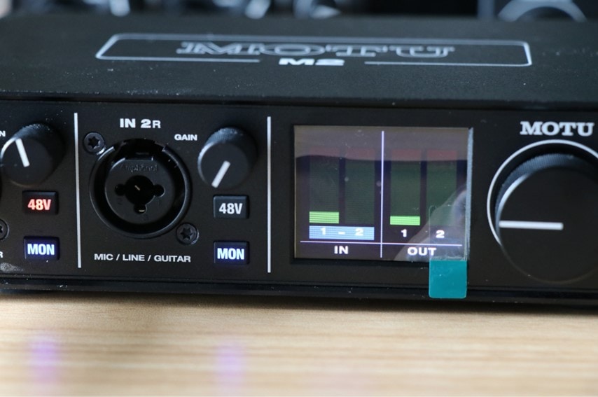MOTU M2のディスプレイ Ch1と2をステレオモニターONにした
