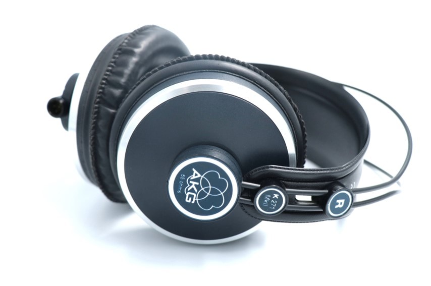 AKG K271 MKII-Y3をレビュー。自然なサウンドと快適な装着感のモニター 