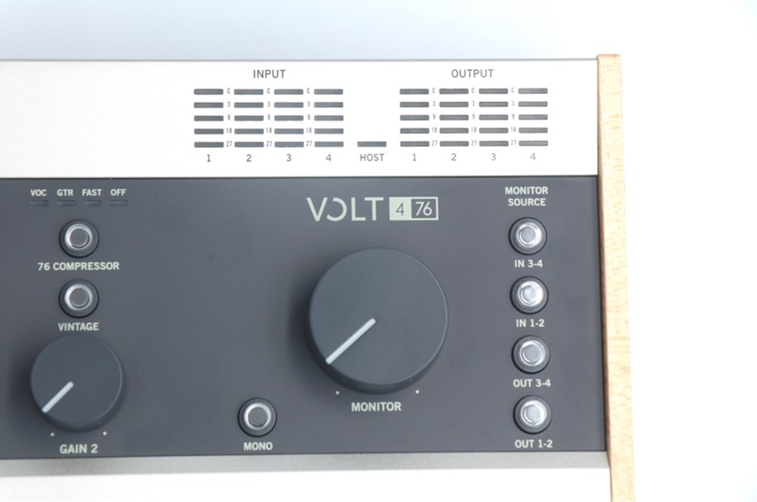 Universal Audio Volt 476 上部の右部分