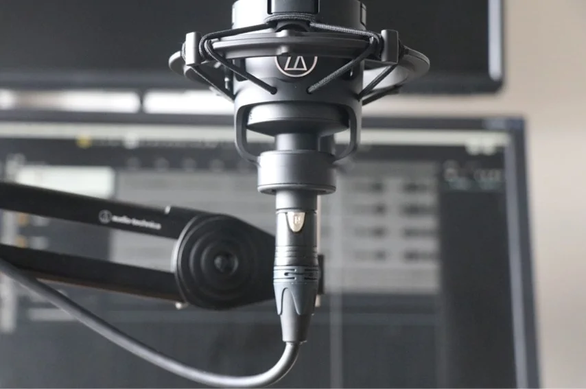 audio technica AT4040をBX9で接続した。下部