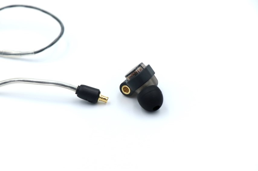 audio technica ATH-E70のイヤホンを外したところ