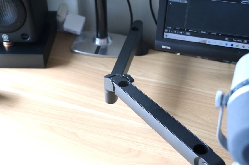 Elgato Wave Mic Arm LPをレビュー。モニター下部から設置できる便利なマイクアーム | 弾き語りすとLABO