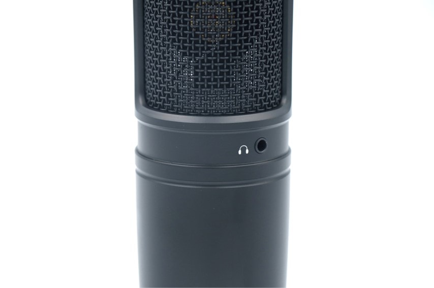 audio technica AT2020USB-Xのイヤホン