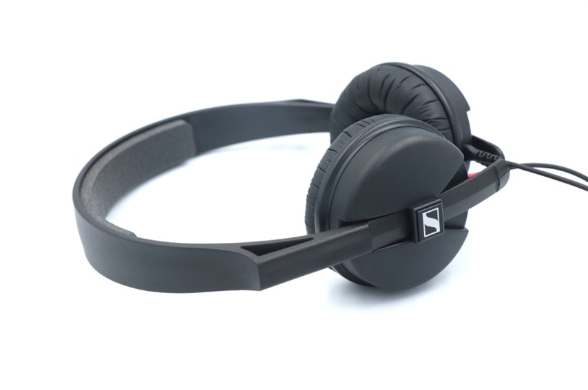 SENNHEISER HD 25 LIGHTをレビュー。高性能で超コンパクトな SENNHEISER HD 25 LIGHTをレビュー。高性能で超コンパクトな