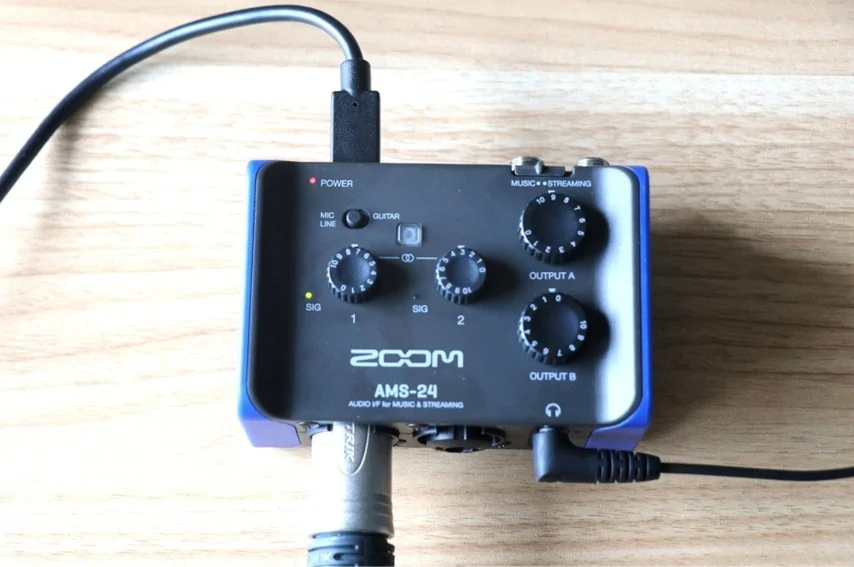 ZOOM AMS-24の上面