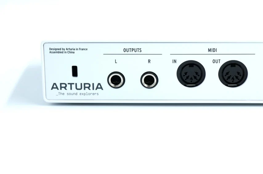 ARTURIA MiniFuse 2 背面左