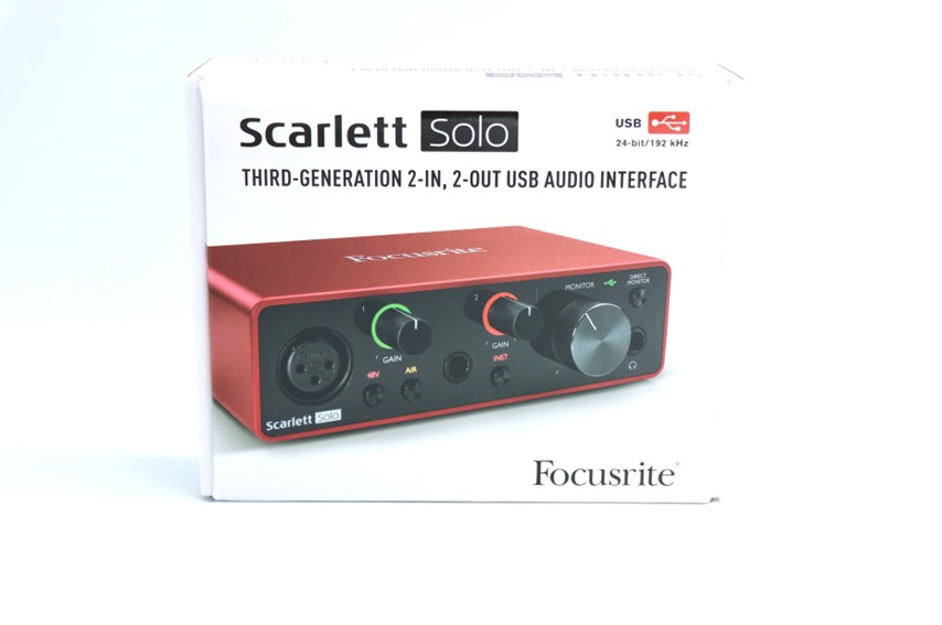 Focusrite Scarlett Solo 3rd Gen 外箱