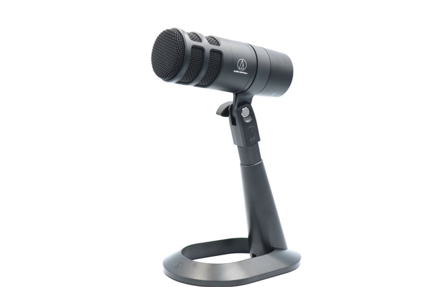 audio technica AT2040USBとマイクロホンスタンドのAT8703を組み合わせた写真