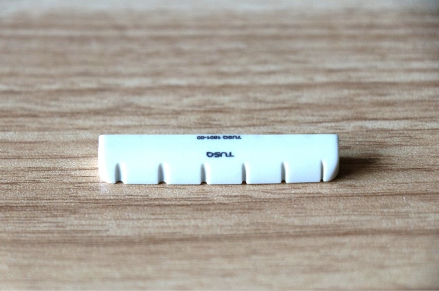 アコースティックギター用ナット GRAPHTECH-PQ180100