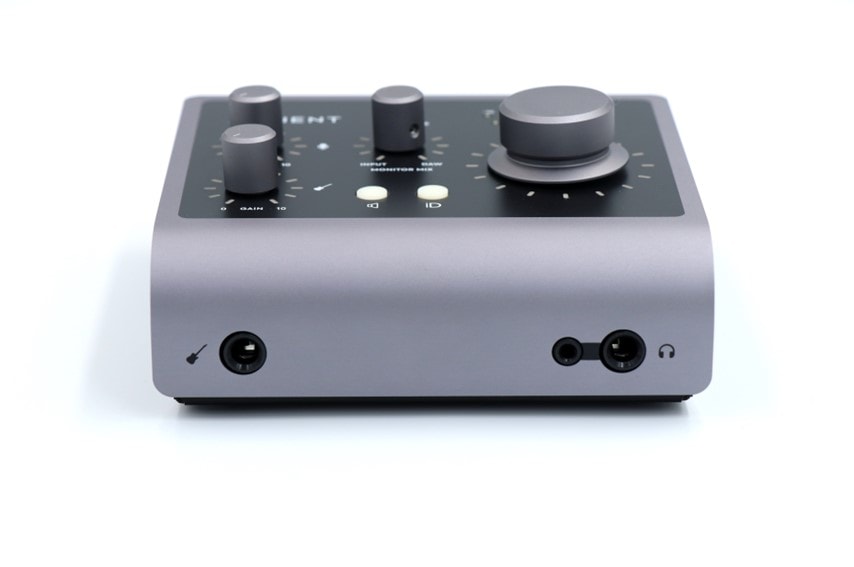 AUDIENT iD4mkII 下から撮った