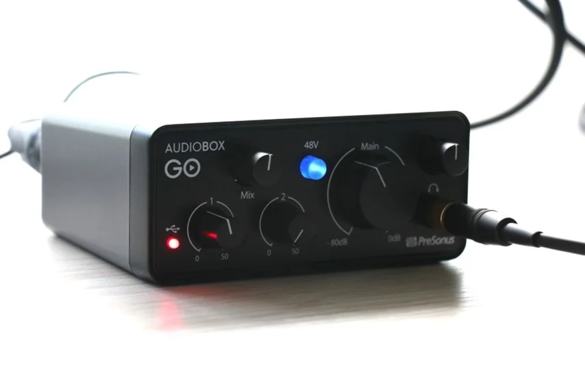 PreSonus AUDIO BOX GO 駆動中。右斜め