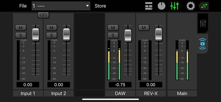 iOS版dspMixFxでループバック設定をしているところ