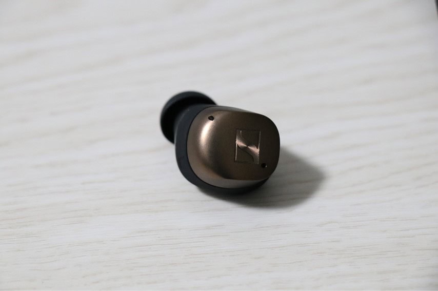 ゼンハイザーMOMENTUM True Wireless 4をレビュー。有線イヤホン