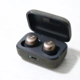 ゼンハイザーMOMENTUM True Wireless 4。ケースを開けた写真
