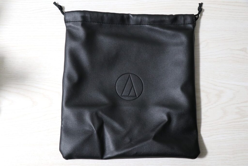 audio technica ATH-R50x付属のポーチ