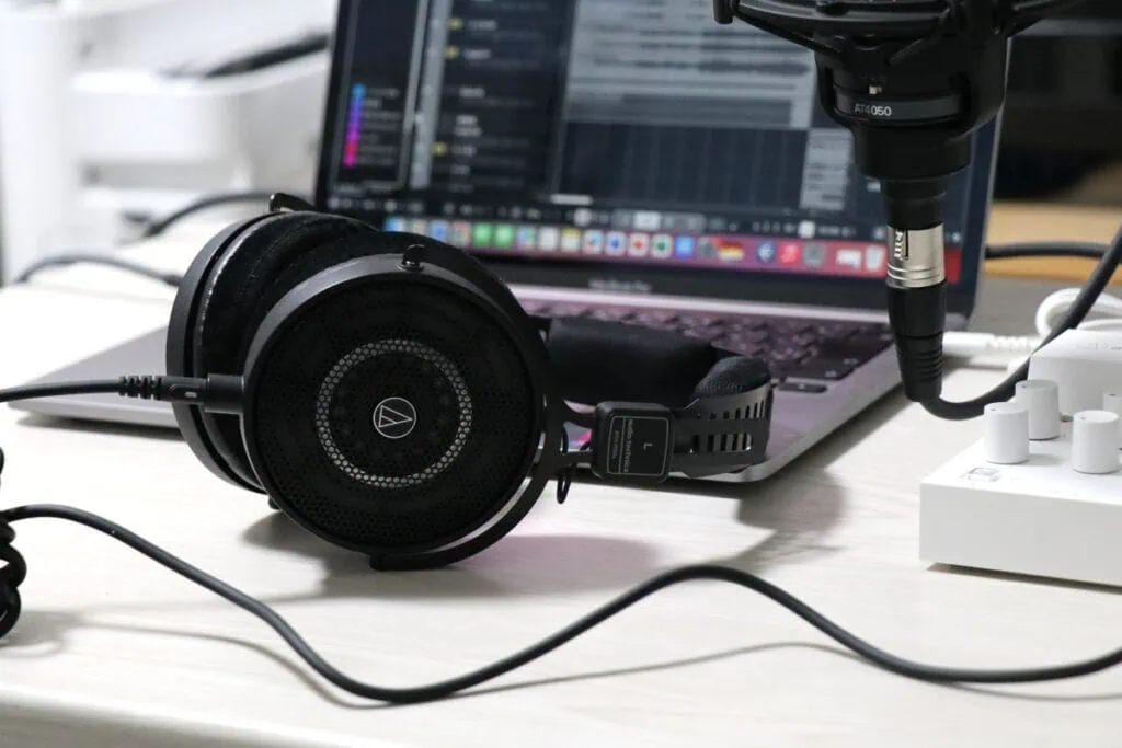 audio technica ATH-R50xとノートPC