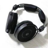 audio technica ATH-R50xを右斜めから撮った画像