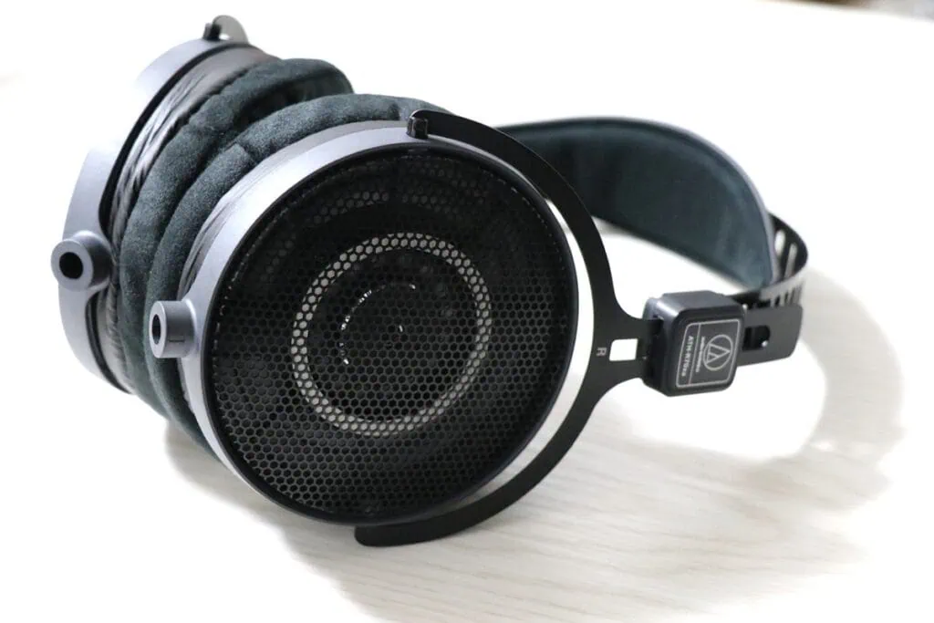 audio technica ATH-R70xaの側面