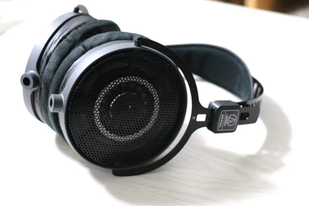 audio technica ATH-R70xaの側面