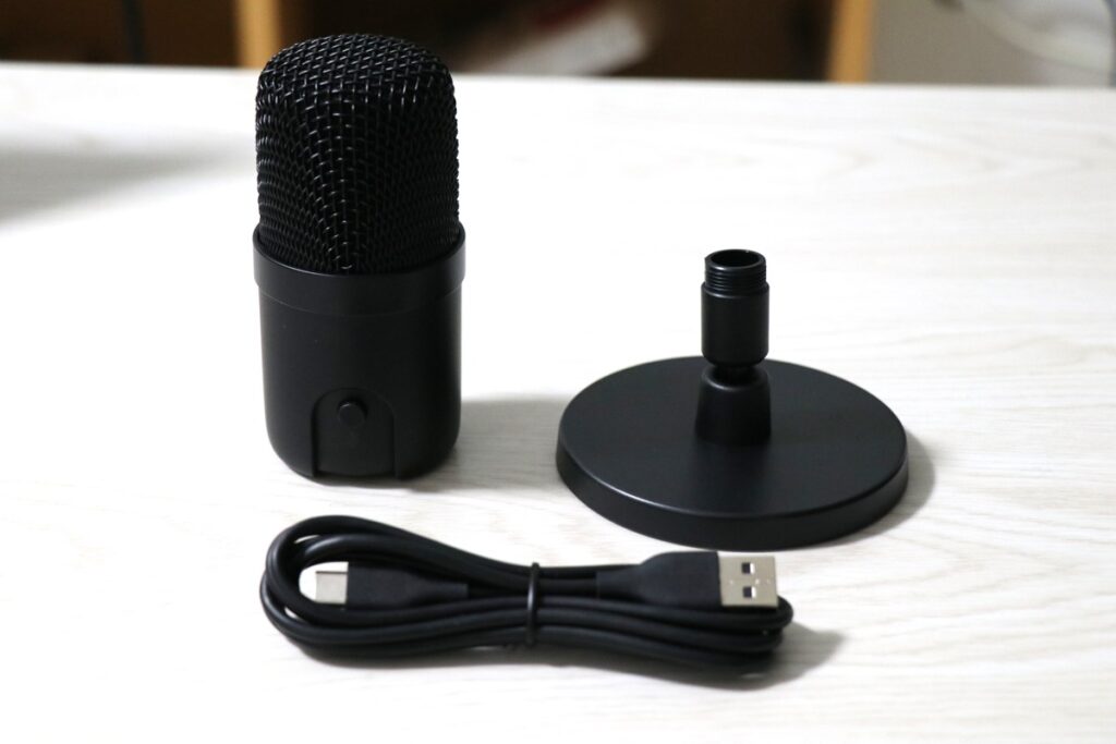 AmazonベーシックのUSBマイクの付属品一覧