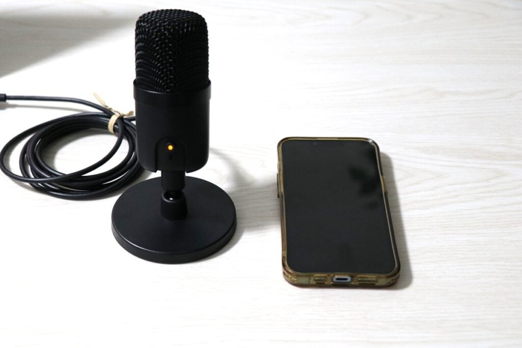 AmazonベーシックのUSBマイクとiPhone 13 Pro