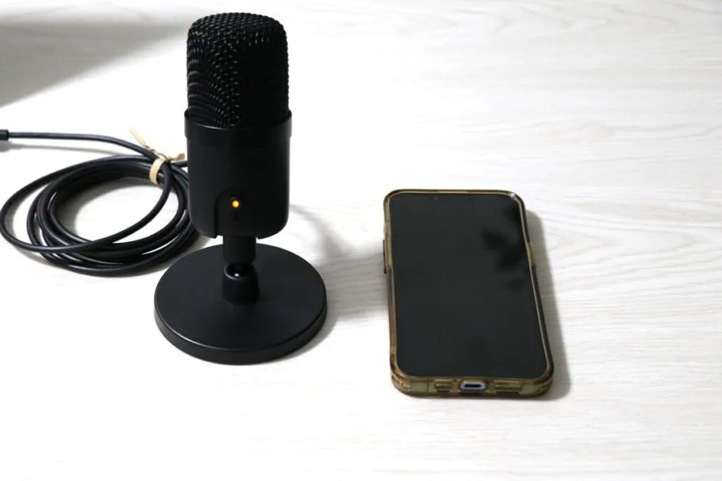 AmazonベーシックのUSBマイクとiPhone 13 Pro