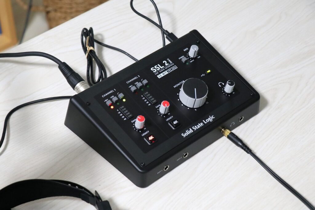 SSL2MKIIを左から撮った写真