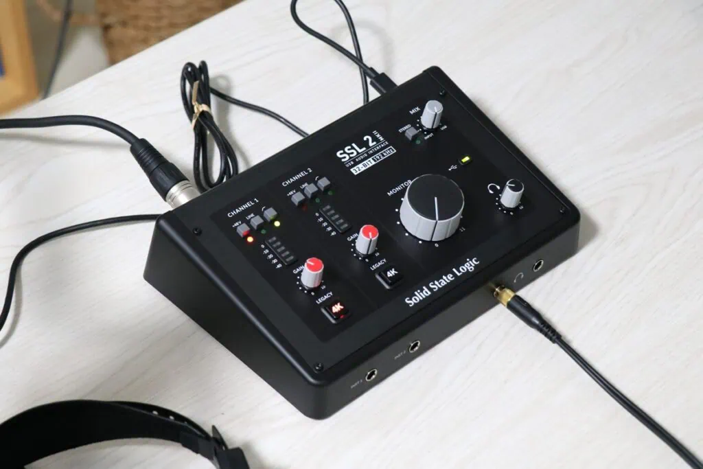 SSL2MKIIを左から撮った写真
