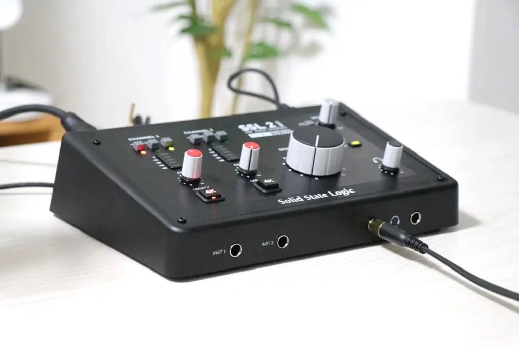 SSL2MKIIを左下から撮った写真