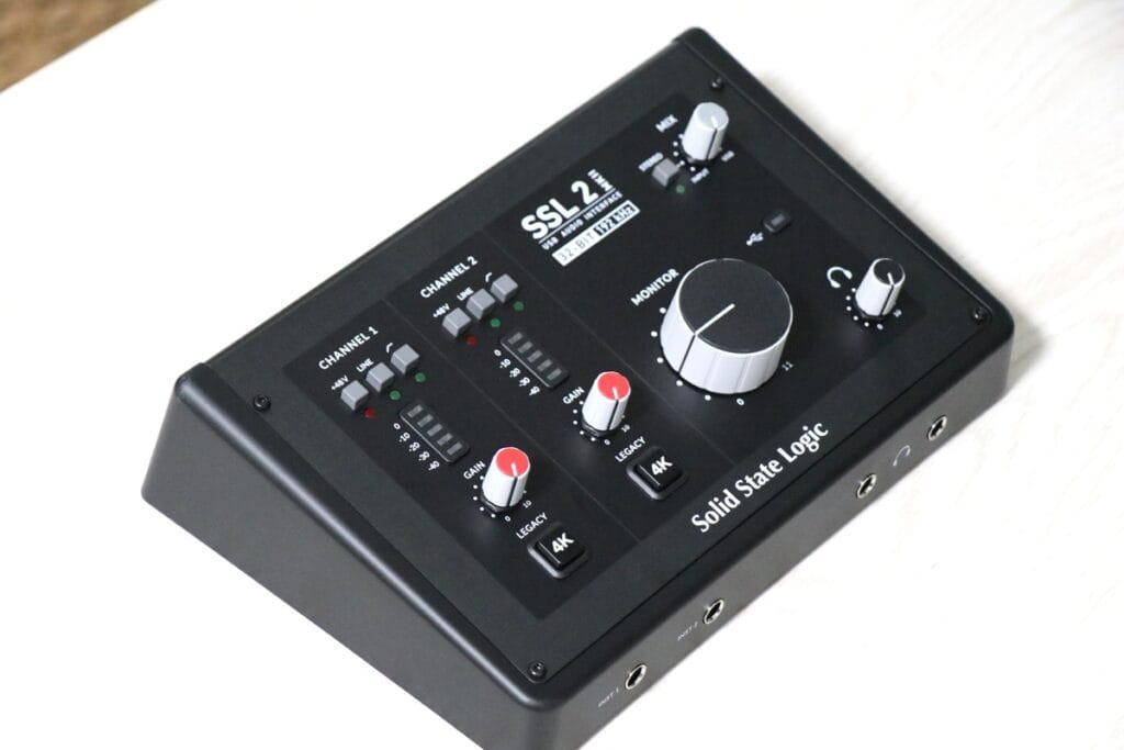 SSL2MKIIを左下から撮影