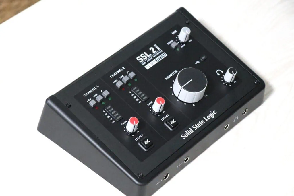 SSL2MKIIを左下から撮影