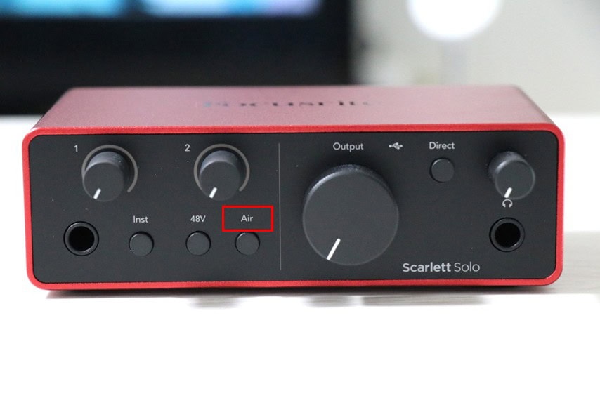 Focusrite Scarlett Solo のAirモードはAirの文字の色でどのモードかを判別できる