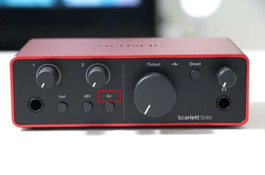 Focusrite Scarlett Solo のAirモードはAirの文字の色でどのモードかを判別できる
