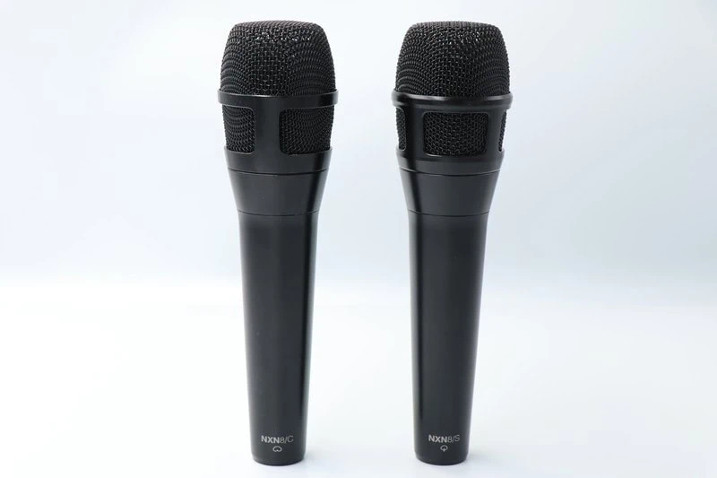 nexadyne 8/Cとnexadyne 8/Sを並べた写真。