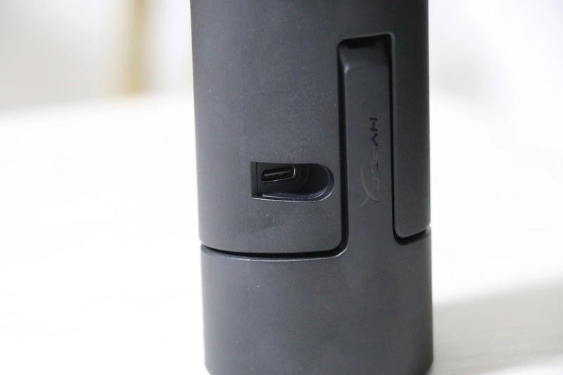 HyperX Solocast 2の背面はUSB端子のみ