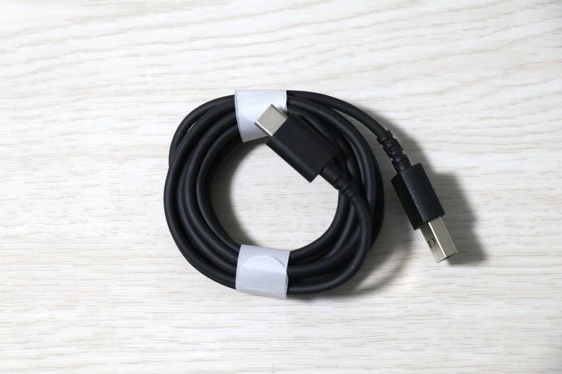 HyperX Solocast 2に付属するUSB-C to USB-Aケーブル（2m）