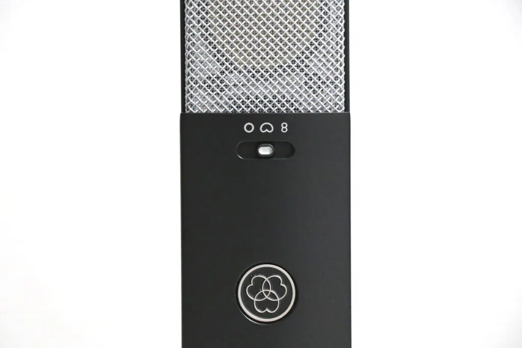 AKG C114の指向性切り替えスイッチをアップで撮影